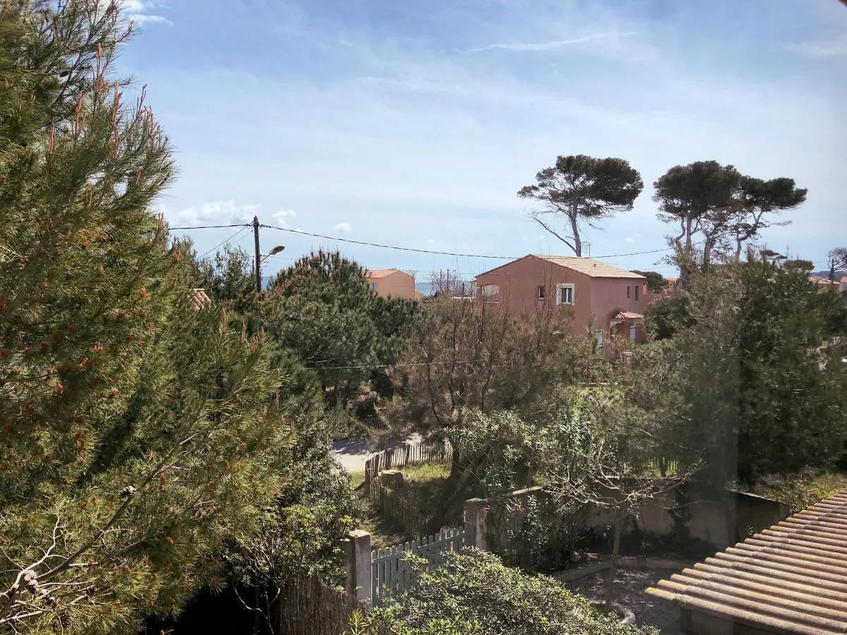 L'Instant - La Capte Hyeres France